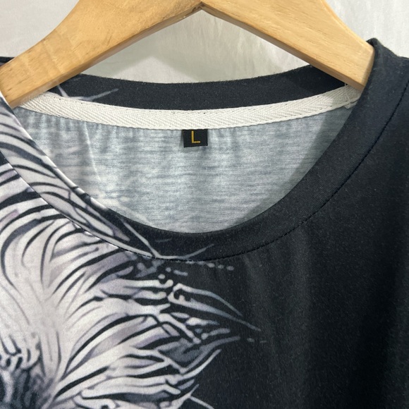 Men’s lion graphic tee shirt - Picture 2 of 6